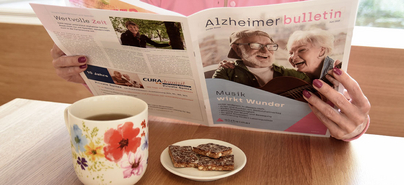 Alzheimer beider Basel Bulletin lesen beim Tee