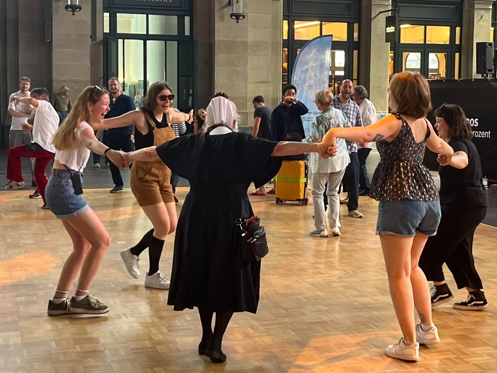 Tanz-Matinée, organisiert von Alzheimer Zürich