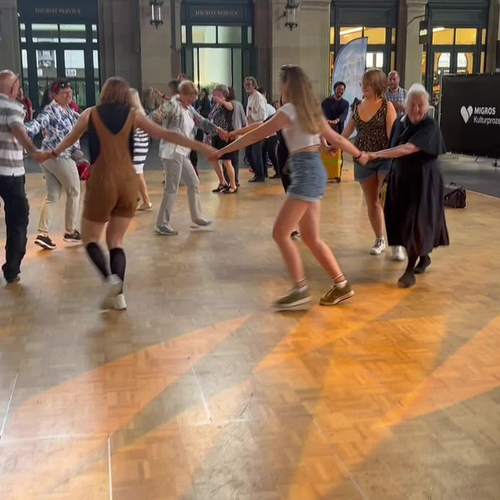 Let’s dance!Am 26. Juni lud @alzheimerzuerich zum Tanz ein. In Zusammenarbeit mit dem Sommernachtsball organisierte...